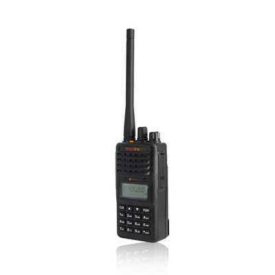 Motorola Vz-18 Two Way Radio 2500-3000mah Kapasitas baterai dengan 128 saluran penyimpanan dan tipe radio mobile digital